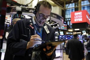Dow drops 1,000 points as virus fear spreads beyond China