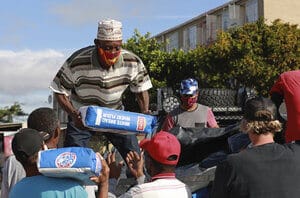This is a thumbnail for the post An unlikely truce: Cape Town gangs deliver food amid lockdown
